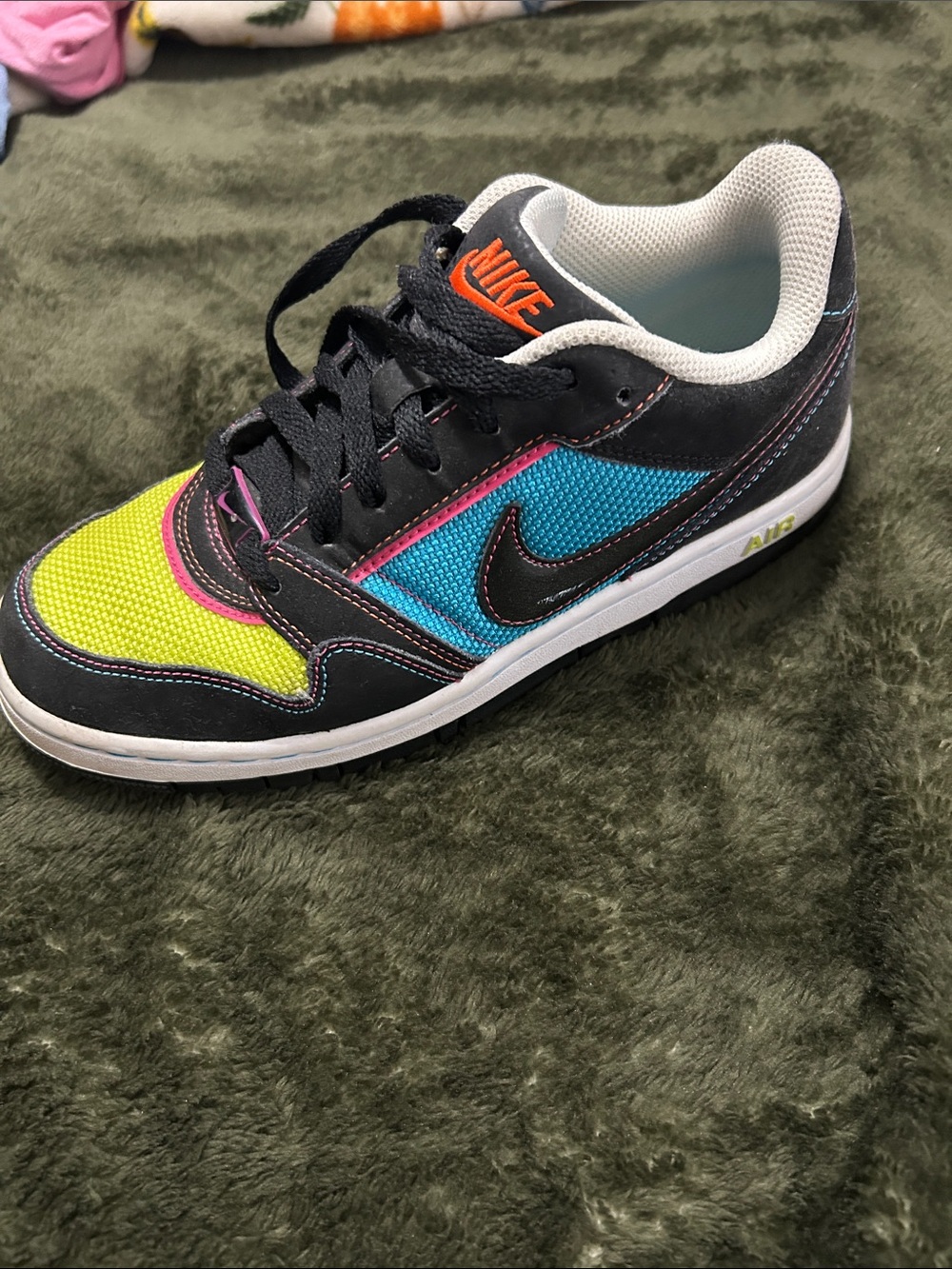 Nike Prestige III Low Sneakers in #Neon #oldschool #throwback #likenew